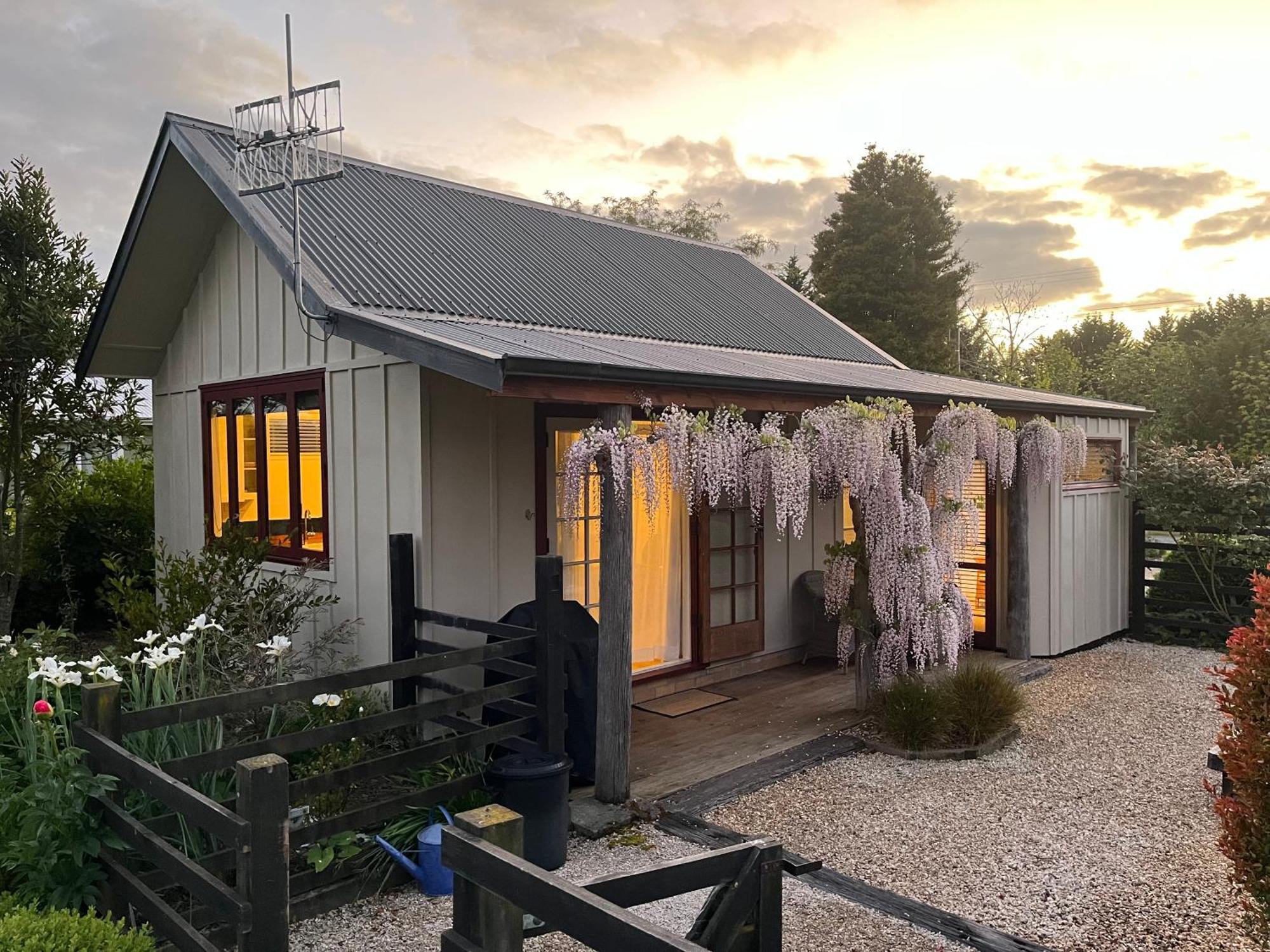 Tasman Village Cottage Exterior photo