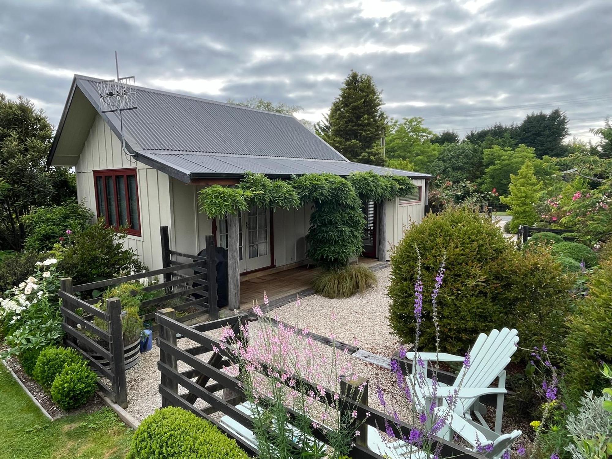 Tasman Village Cottage Exterior photo